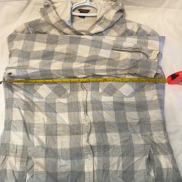 Eddie Bauer plaid flannel shacket with hoodie, women’s small! - Picture 2 of 7